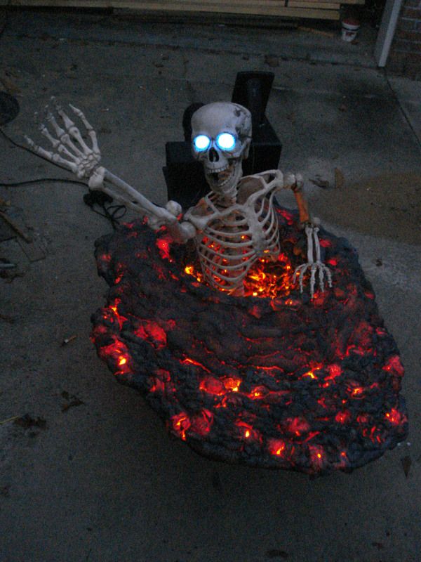 The Most Epic Halloween Decoration Yet - Neatorama