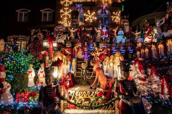 The Totally Insane Dyker Heights Christmas Decorations - Neatorama