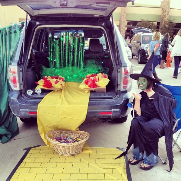 A Ghoulishly Good Collection of Trunk-Or-Treat Themes - Neatorama