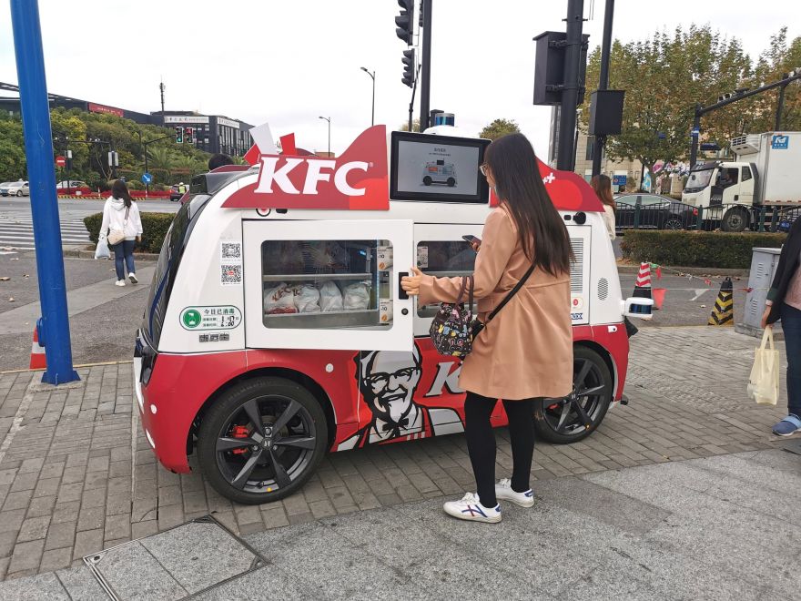 Driverless-KFC-Food-Trucks-in-Shanghai_0-x.jpg